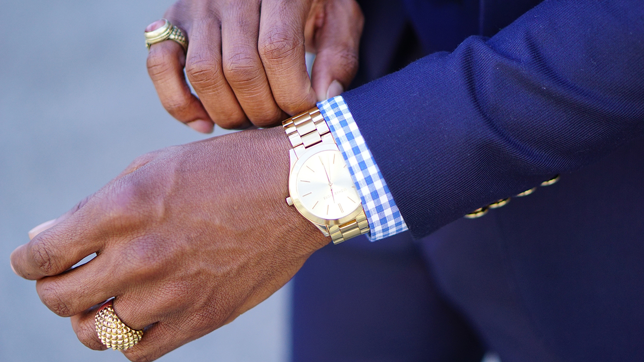 men-gold-watch-accessory