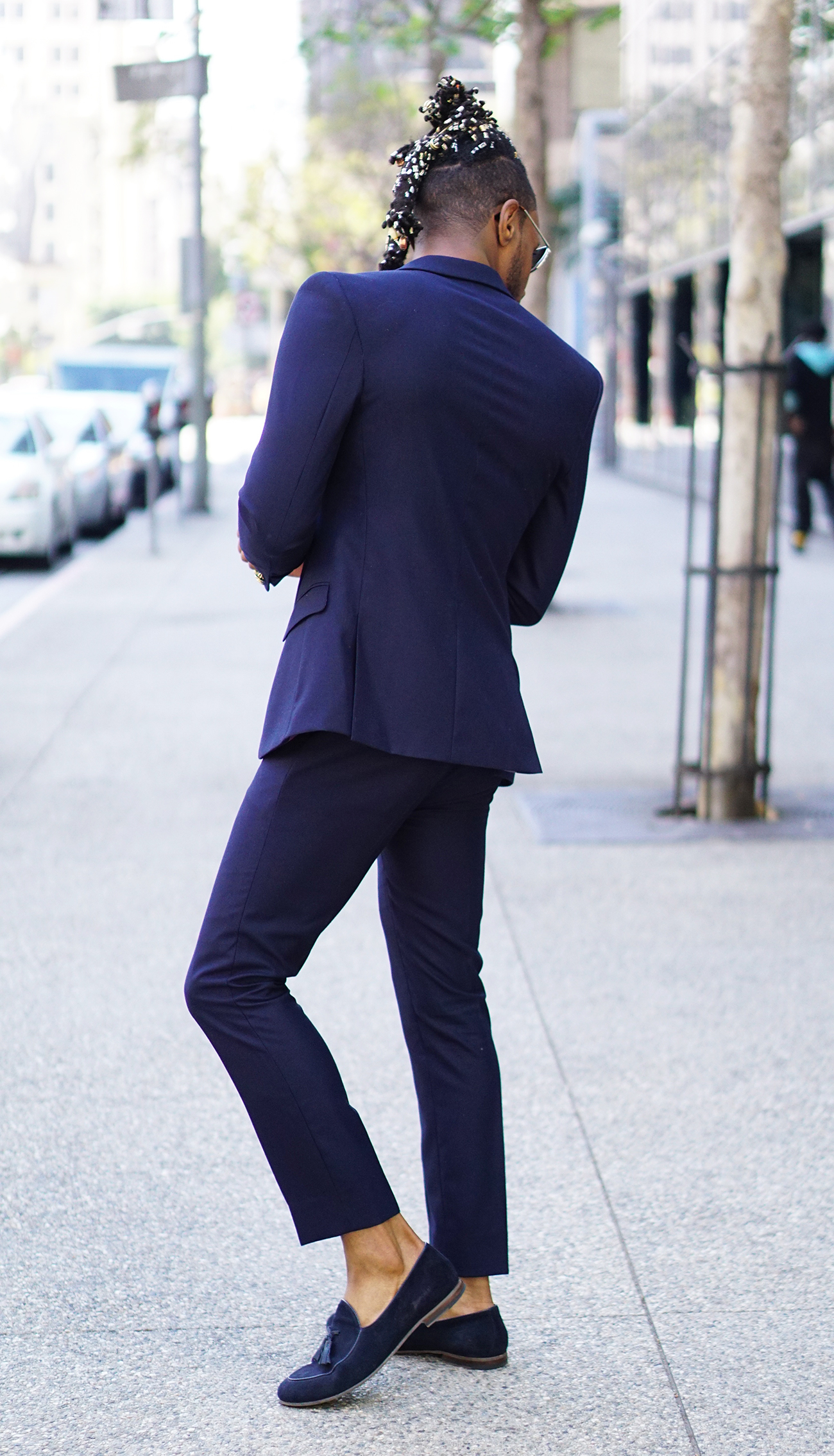 navy-tailored-suit