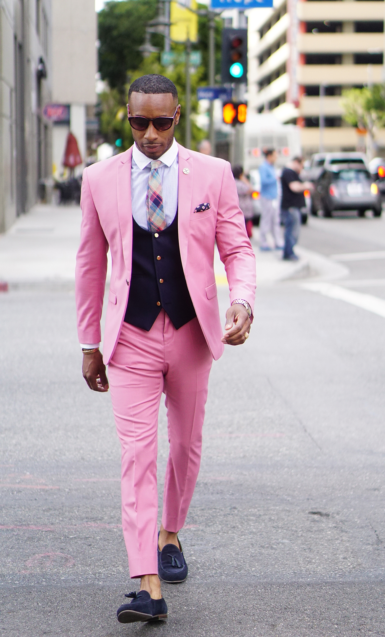 HOW TO CHANGE THE LOOK OF YOUR SUIT – Norris Danta Ford